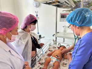 Младенец-богатырь весом почти 7 кг родился в Ташкентской области