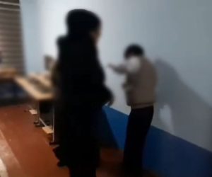 Андижонда мактаб директорларидан бири ўқувчиларни пиротехника учун калтаклади