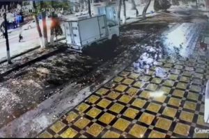 Жиззахда Cobalt ҳайдовчиси икки болани ўлдириб қўйди