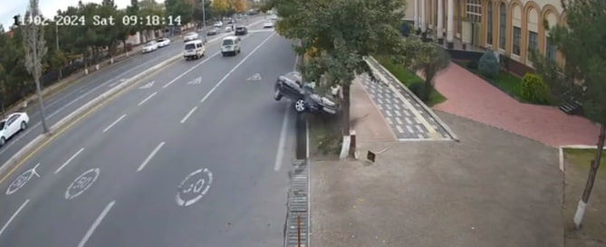 Наманганда мактаб ўқувчилари автомобилни ижарага олиб, ЙТҲга учради