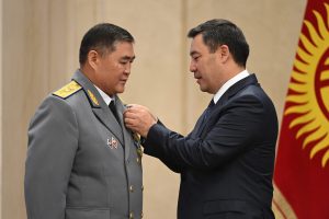 «Я поддерживаю Жапарова, кого еще мы можем? Или нам Атамбаева снова назначить? Мы уже прошли через это», — Глава ГКНБ Кыргызстана