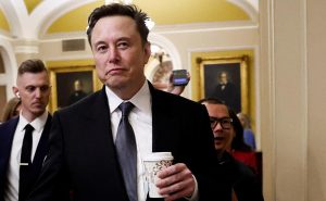 Илон Маск стал первым в истории человеком, чье состояние превысило 400 миллиардов долларов