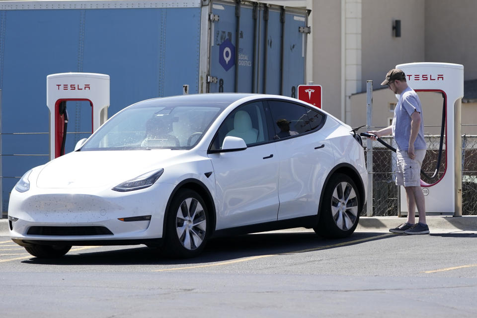 AQSH elektromobillarni qoʻllab-quvvatlashdan voz kechishni rejalashtirmoqda