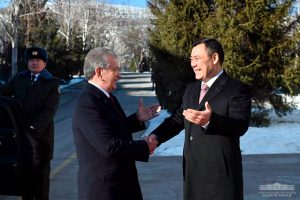 Mirziyoyev Japarovni tugʻilgan kuni bilan tabrikladi