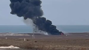 В Казахстане разбился пассажирский самолет, летевший из Азербайджана в Грозный — видео