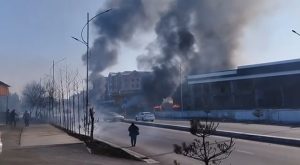 В Фергане произошел крупный пожар на газовой заправке — видео