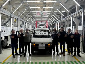 Sirdaryoda yangi WULING N111 avtomobili ishlab chiqarish yoʻlga qoʻyildi