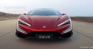 Китайский электрический суперкар Yangwang U9 может подпрыгивать над ямами