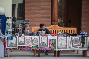 “Navroʻz” bogʻi hunarmandlari ishdan ayrilish arafasida: ijarachilar yuqori haq evaziga omon qolyapti