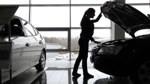 “Oʻzavtosanoat” imtiyozli avtokreditga ega oʻqituvchilarga avtomobil sotishni rad etgani haqidagi maʼlumotni inkor qildi