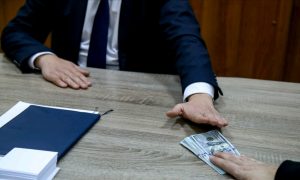 Oʻzbekiston korrupsiya xavfi yuqori boʻlgan hududda joylashgan — Transparency International