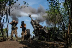 Yuz minglab qurbonlar va aholi sonining kamayishi: uch yillik urushning Rossiya va Ukrainaga qimmatga tushishi