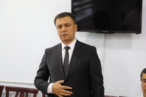 В Узбекистане председатель суда подозревается в избиении помощника