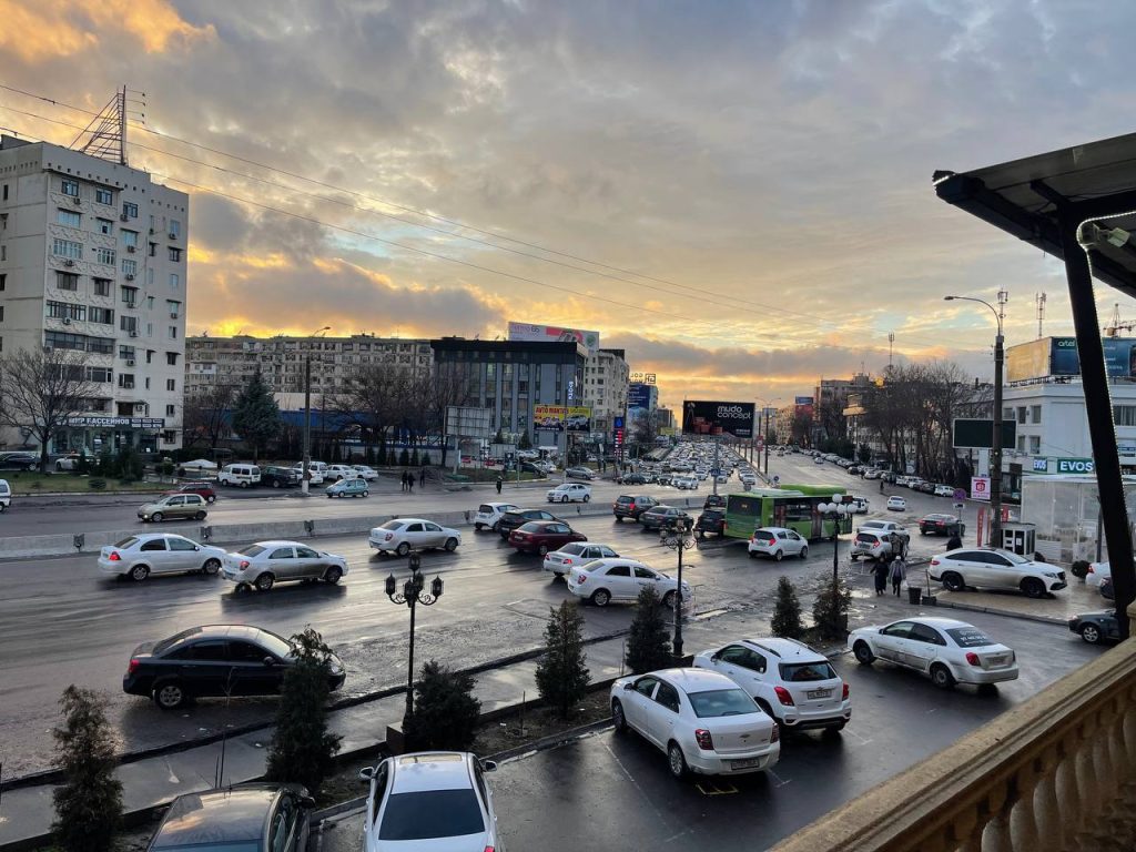 В Узбекистане выявлены нарушения в сфере наружной рекламы