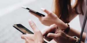 Oʻzbekistonda mart oyidan boshlab toʻlovlar haqida SMS-xabarnomalar narxi oshadi