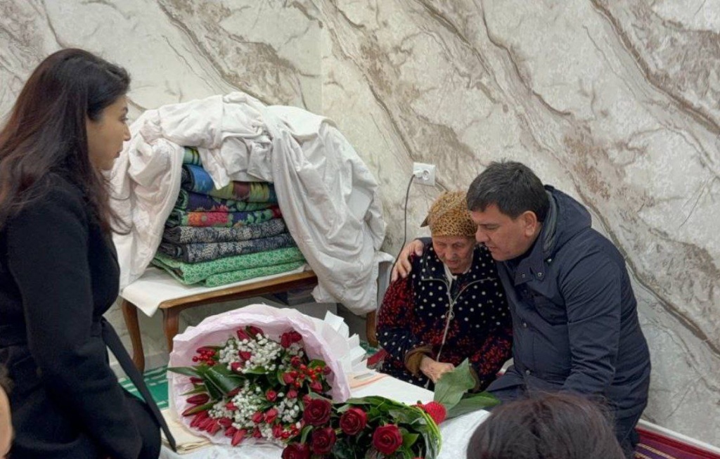 В Ташкенте у работницы благоустройства отобрали подарки на 8 марта