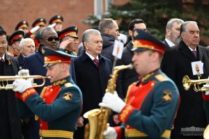 Шавкат Мирзиёев посетит парад Победы в Москве