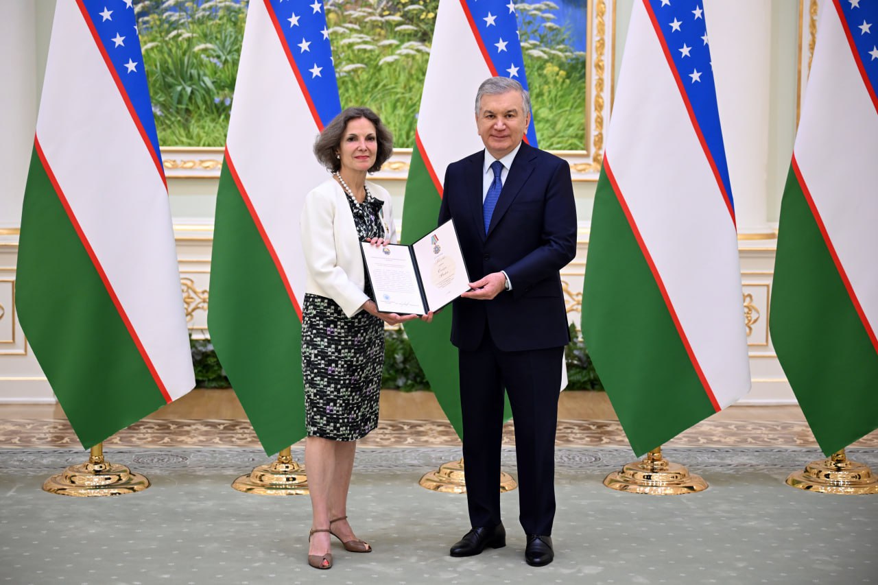 Rus ayol bilan jinsiy aloqa Katta kokrakli ayollar fotosuratlari