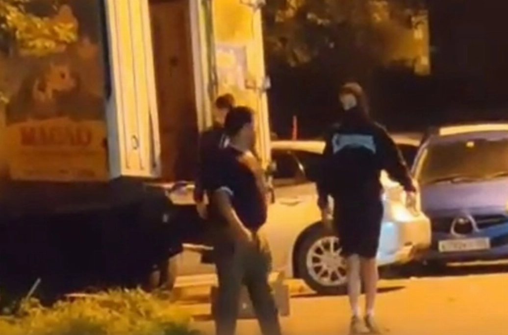 Rus ona va ogil jinsiy aloqa Porno etuk ayol jinsiy aloqa qilishni xohlaydi